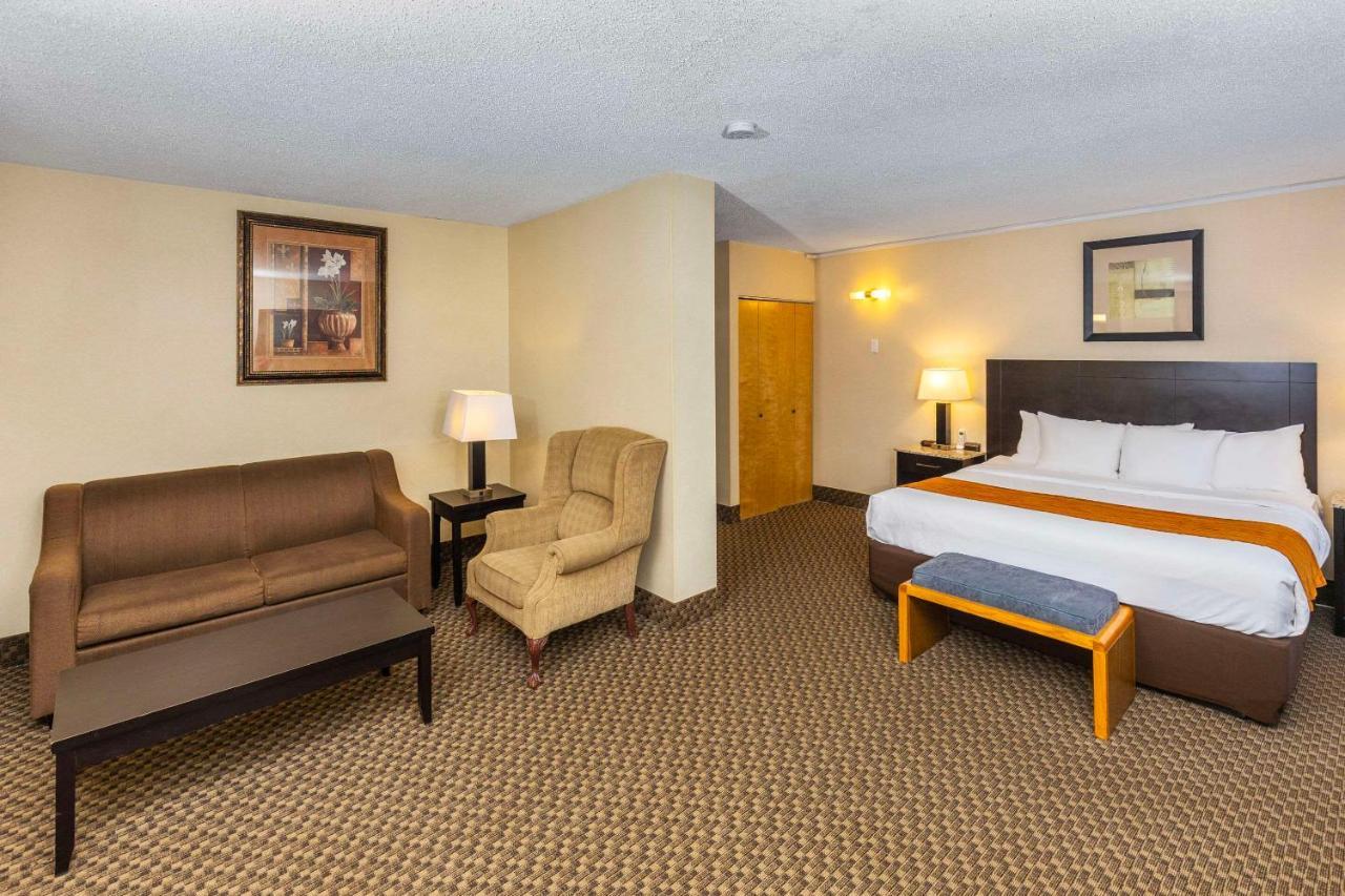Comfort Inn & Suites Edmonton Exterior foto